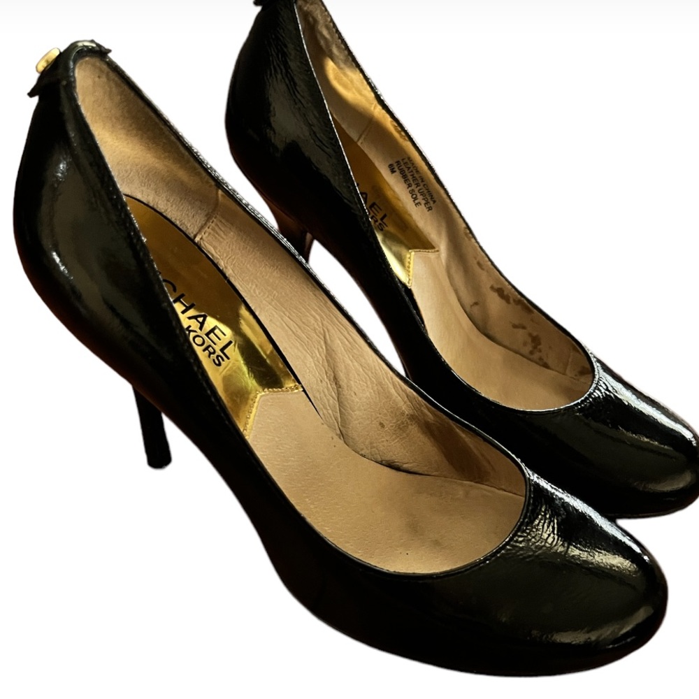 Michael Kors Black Patent Leather Round Toe heels size 6M